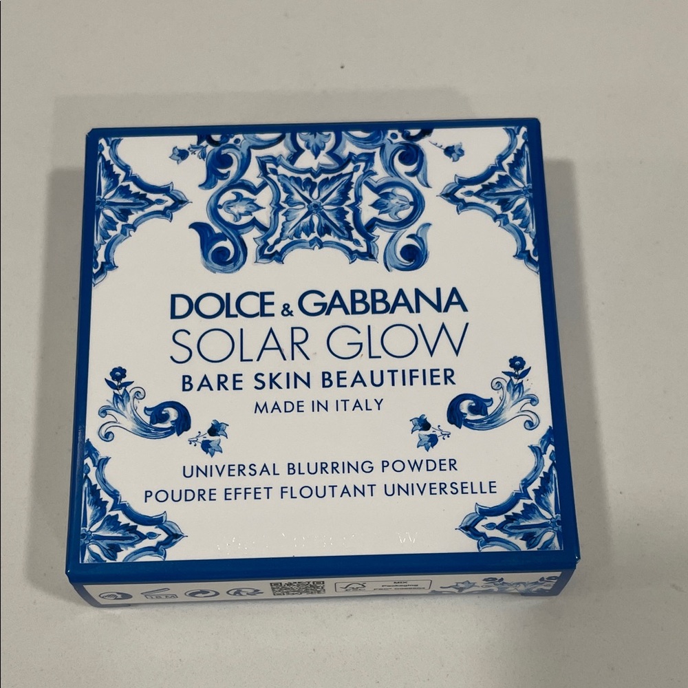 Dolce and Gabbana solar glow blurring powder